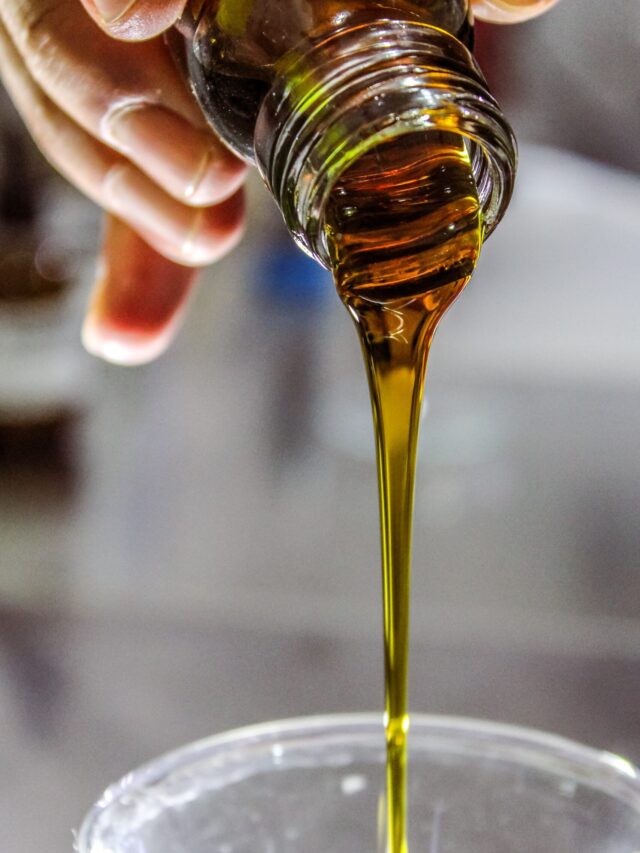 cropped cooking oil scaled 1
